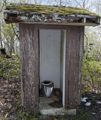 Horn Mountain Chamber Toilet