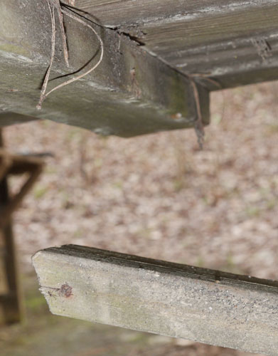 Laurel Shelter Table Broken Brace